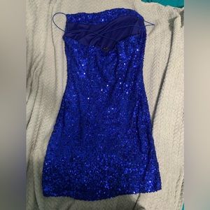 Royal blue sequin windsor dress. worn once and in great condition.